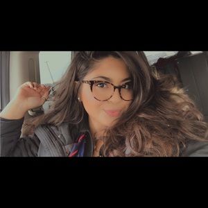 Meet your Posher, Amaris